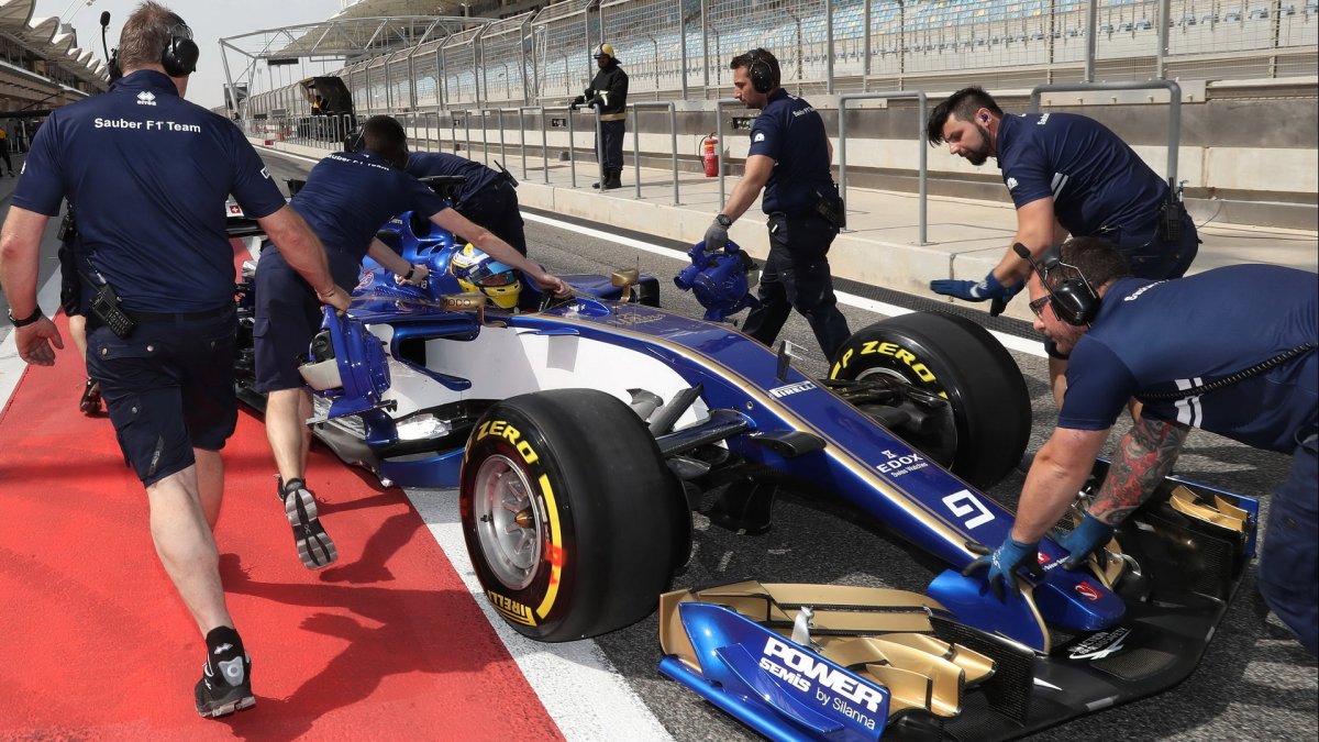 Marcus Ericsson při sezónních testech v Bahrajnu