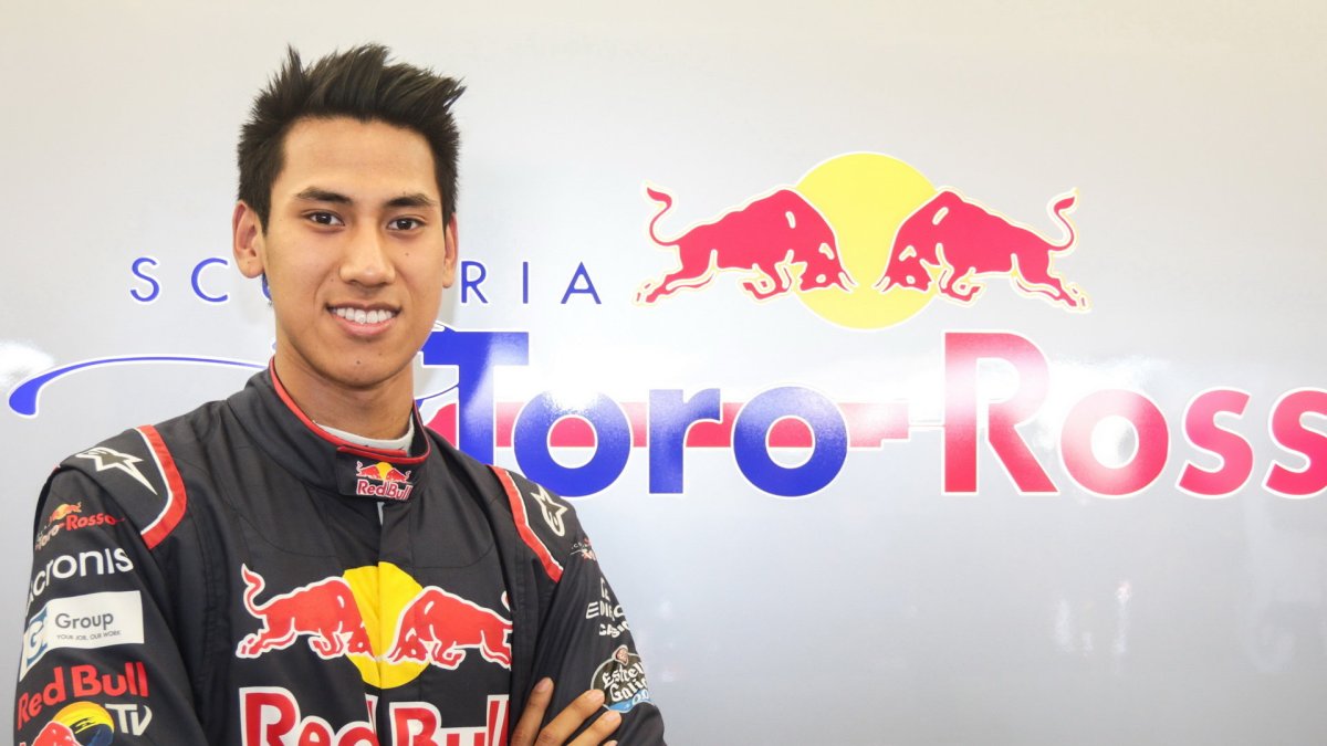 Sean Gelael při sezónních testech v Bahrajnu