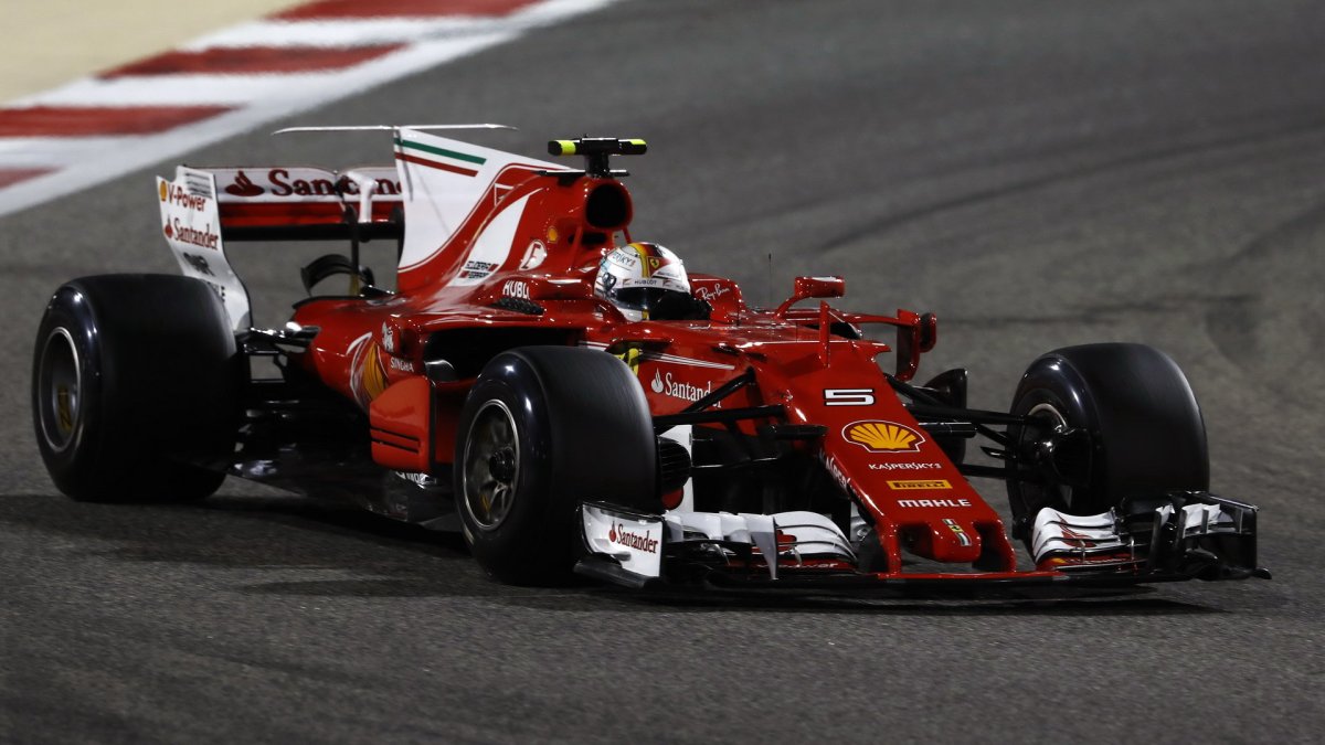 Sebastian Vettel při sezónních testech v Bahrajnu