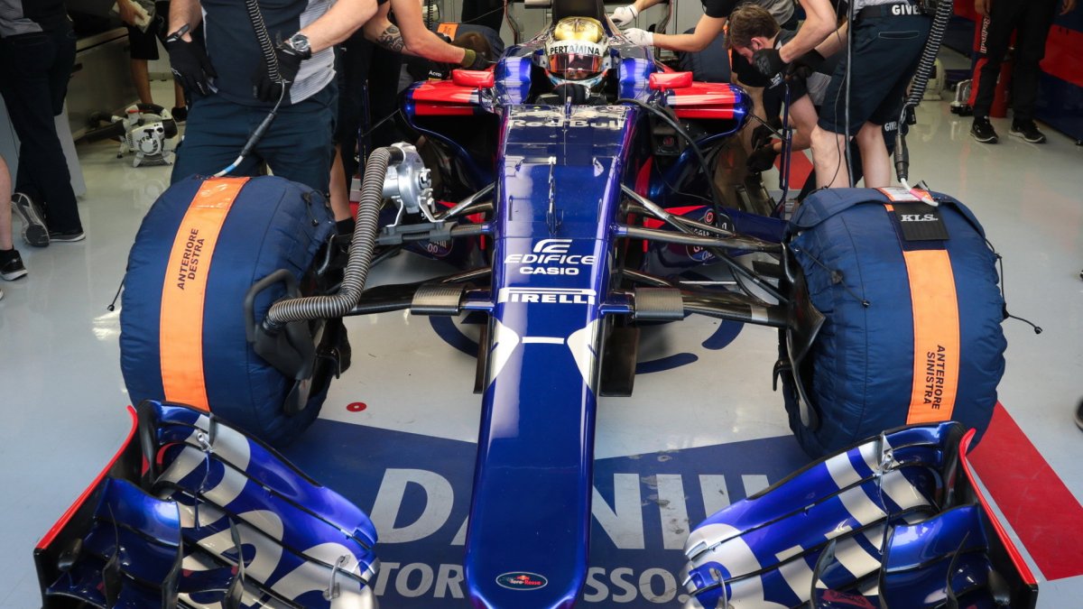 Sean Gelael při sezónních testech v Bahrajnu