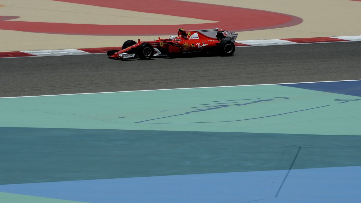 Sebastian Vettel při sezónních testech v Bahrajnu