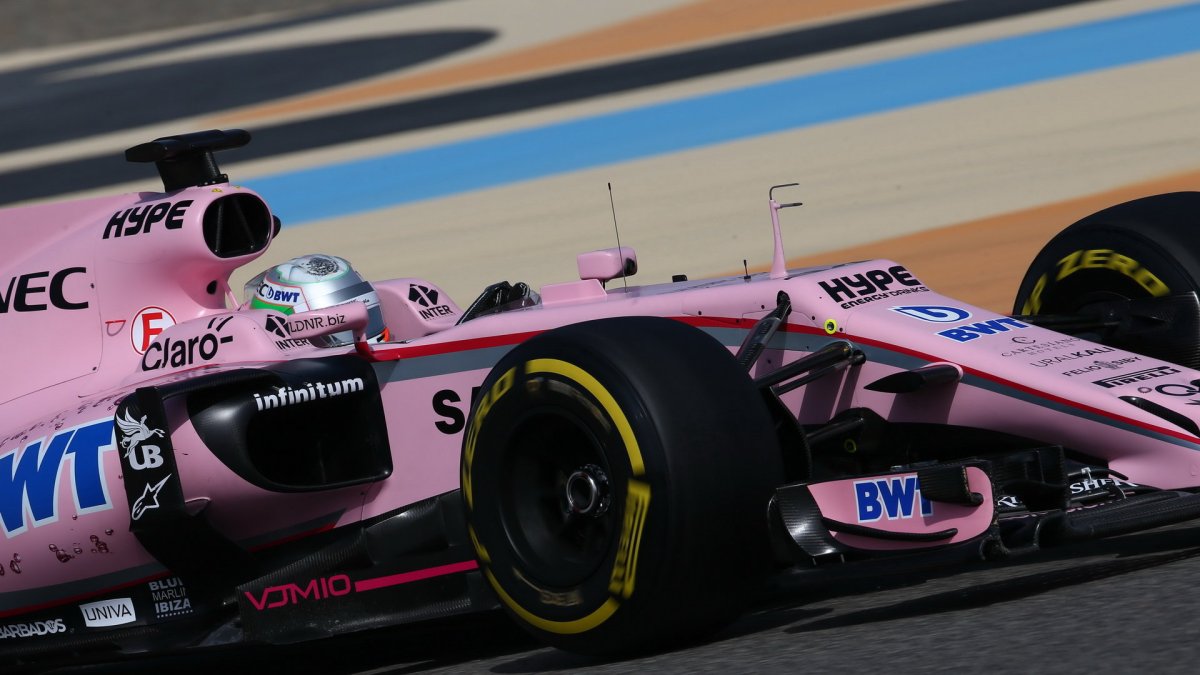 Alfonso Celis při sezónních testech v Bahrajnu