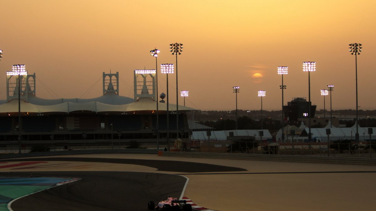 Esteban Ocon při sezónních testech v Bahrajnu