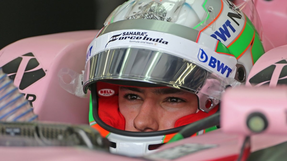 Alfonso Celis při sezónních testech v Bahrajnu