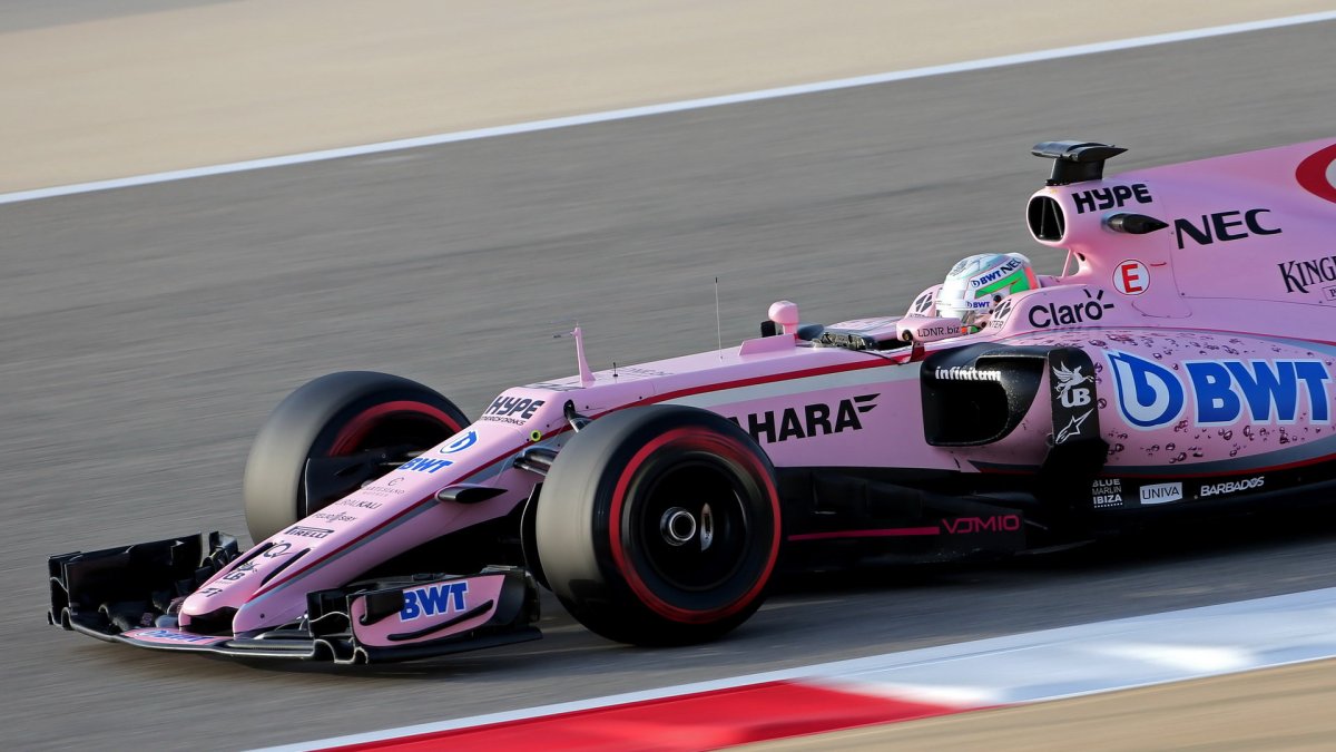 Alfonso Celis při sezónních testech v Bahrajnu