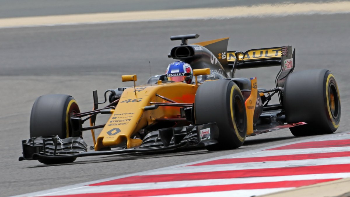 Sergej Sirotkin při sezónních testech v Bahrajnu