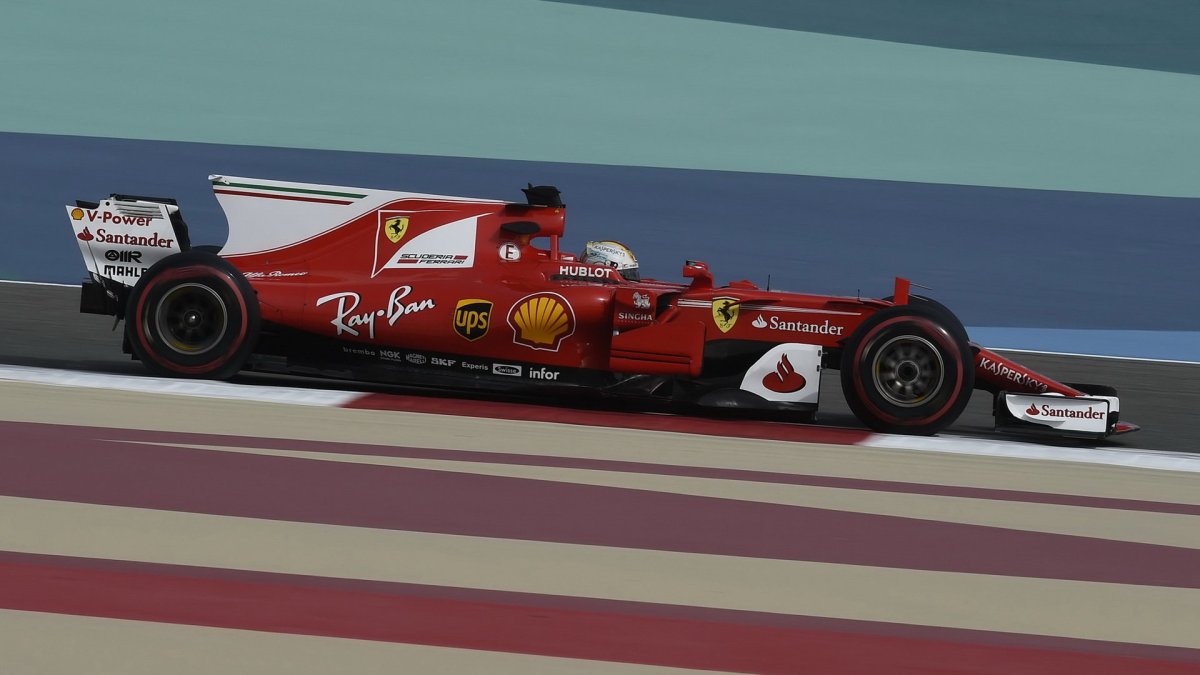 Sebastian Vettel při sezónních testech v Bahrajnu