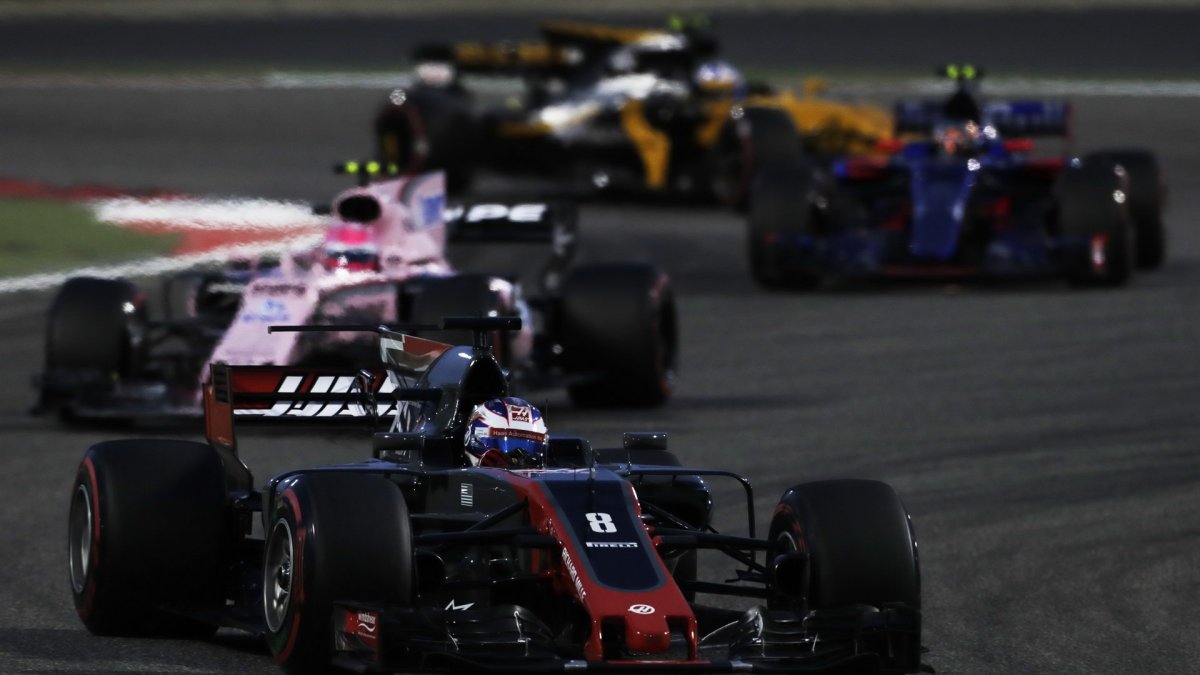 Romain Grosjean po startu závodu v Bahrajnu