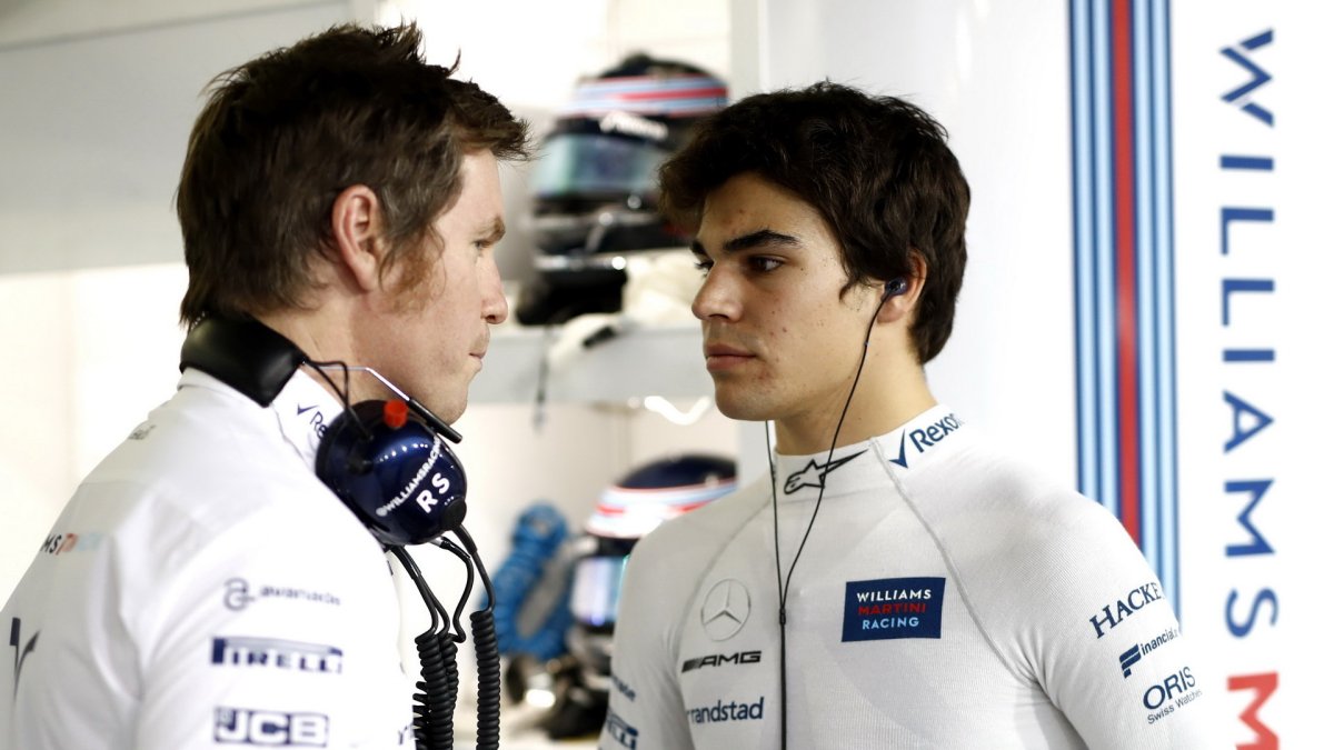 Rob Smedley a Lance Stroll v kvalifikaci v Bahrajnu
