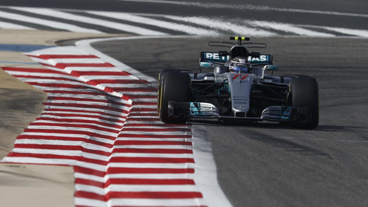 Valtteri Bottas při tréninku v Bahrajnu