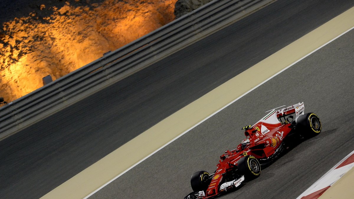 Kimi Räikkönen v kvalifikaci v Bahrajnu