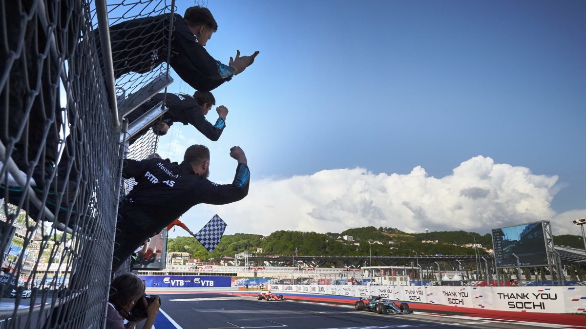 Valtteri Bottas vítězství svůj první závod v Soči