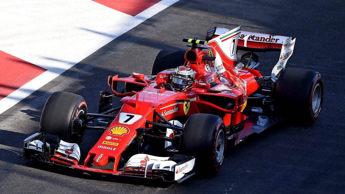 Kimi Räikkönen v kvalifikaci v Baku