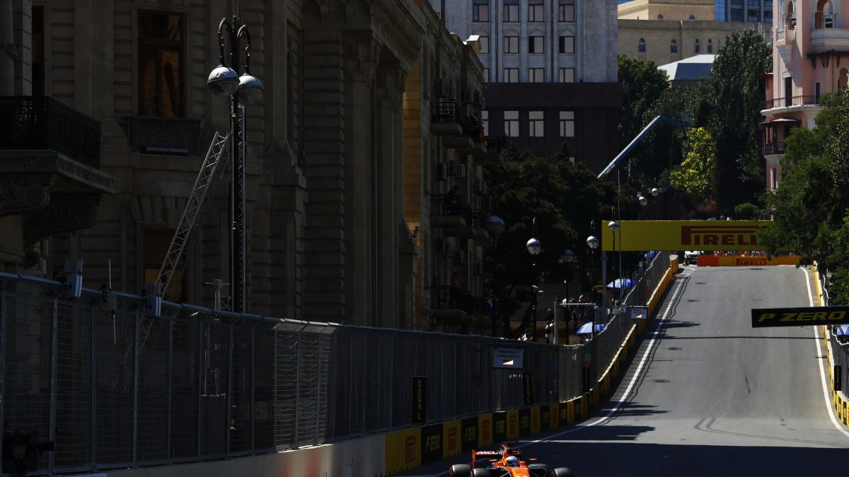 Fernando Alonso v kvalifikaci v Baku