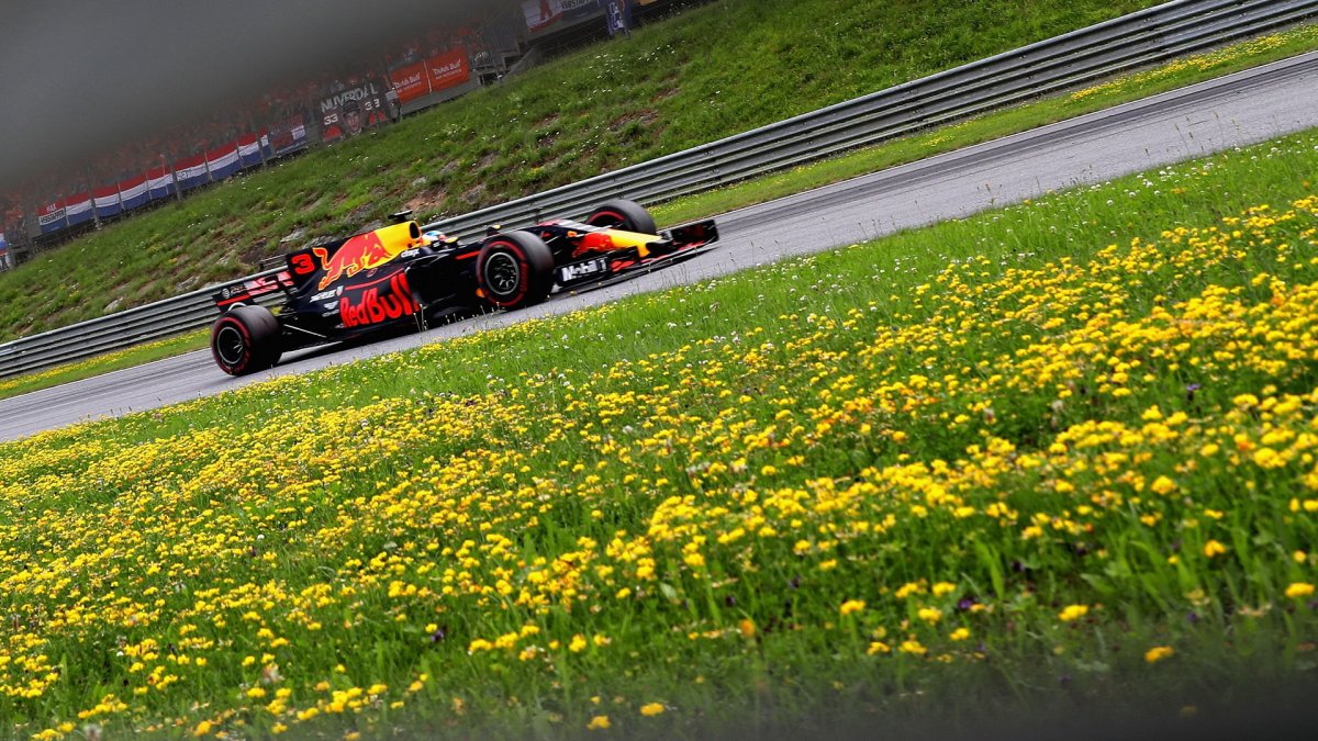 Daniel Ricciardo v závodě v Rakousku