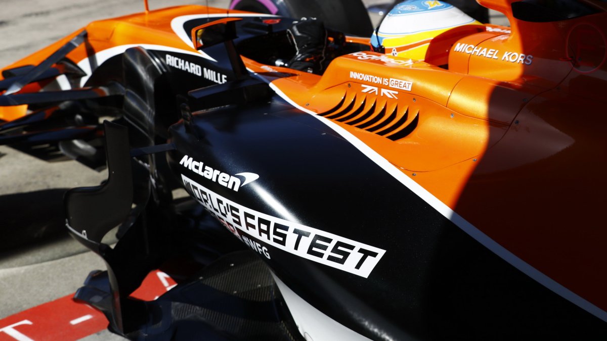 Fernando Alonso při pátečním tréninku v Rakousku
