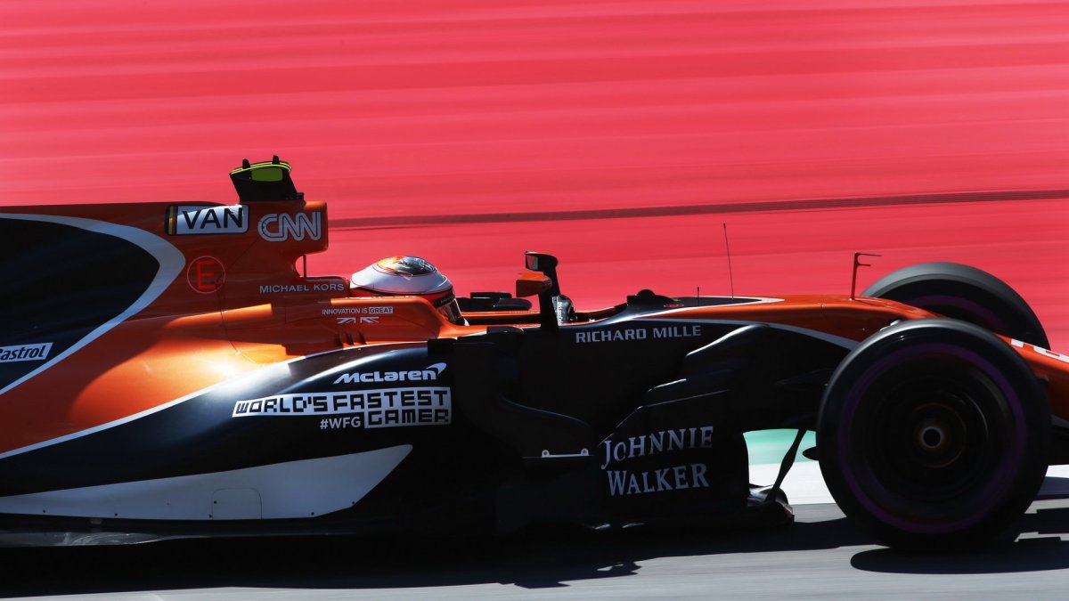 Stoffel Vandoorne při pátečním tréninku v Rakousku