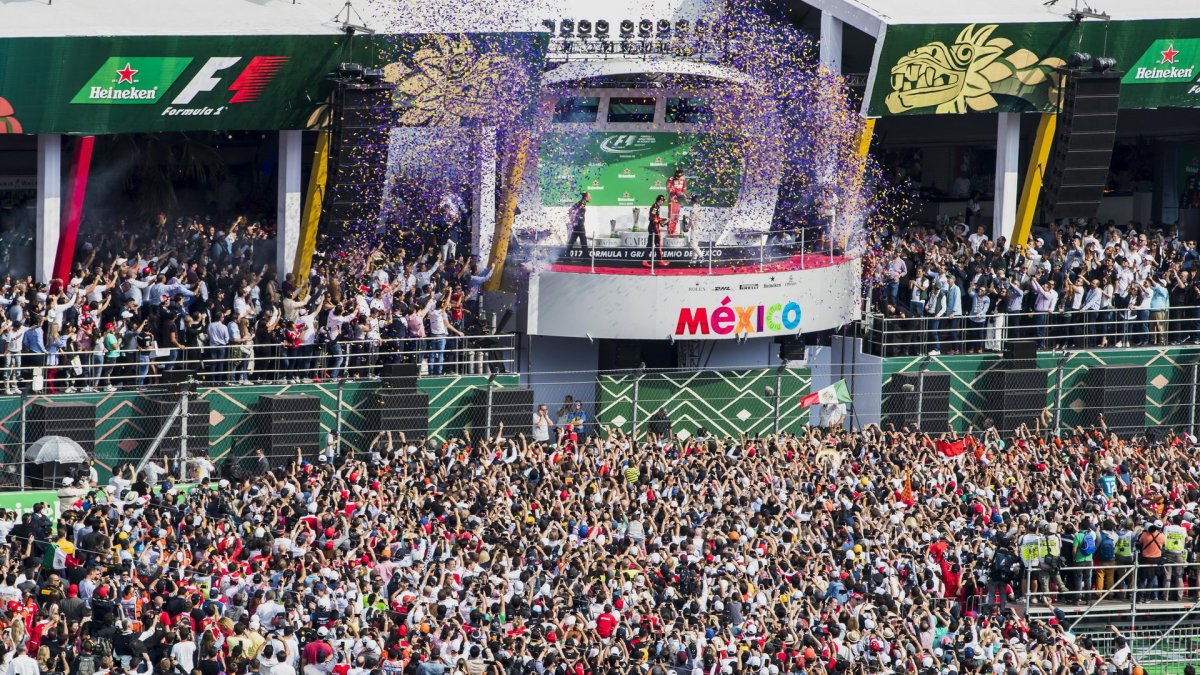 Nejlepší jezdci na póodiu po závodě v Mexiku