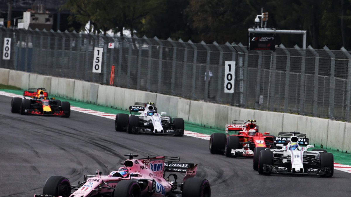 Sergio Pérez a Felipe Massa v závodě v Mexiku