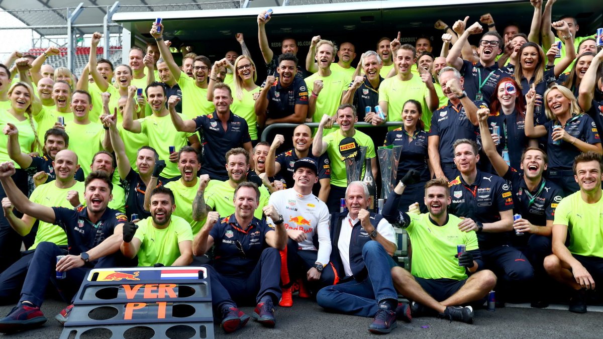 Max Verstappen v závodě v Mexiku