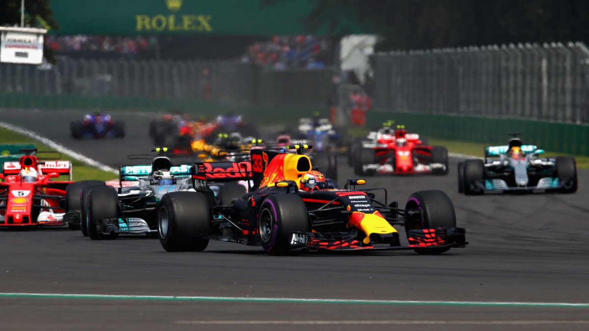 Max Verstappen v závodě v Mexiku