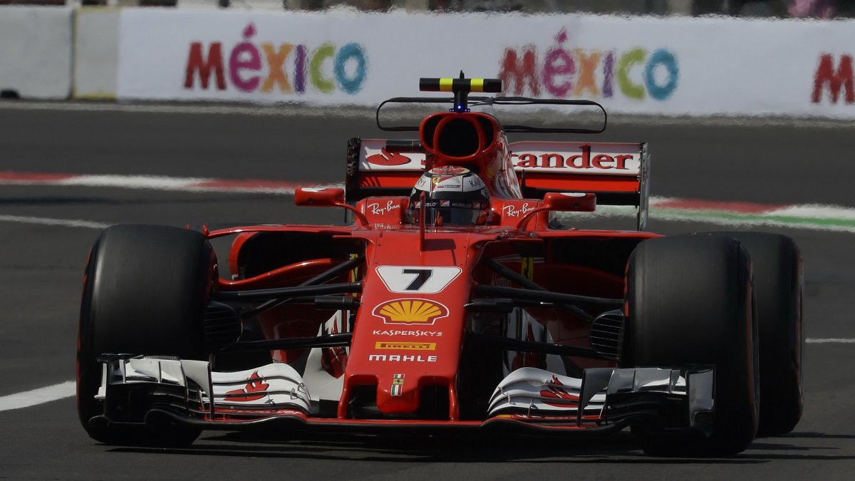 Kimi Räikkönen v kvalifikaci v Mexiku