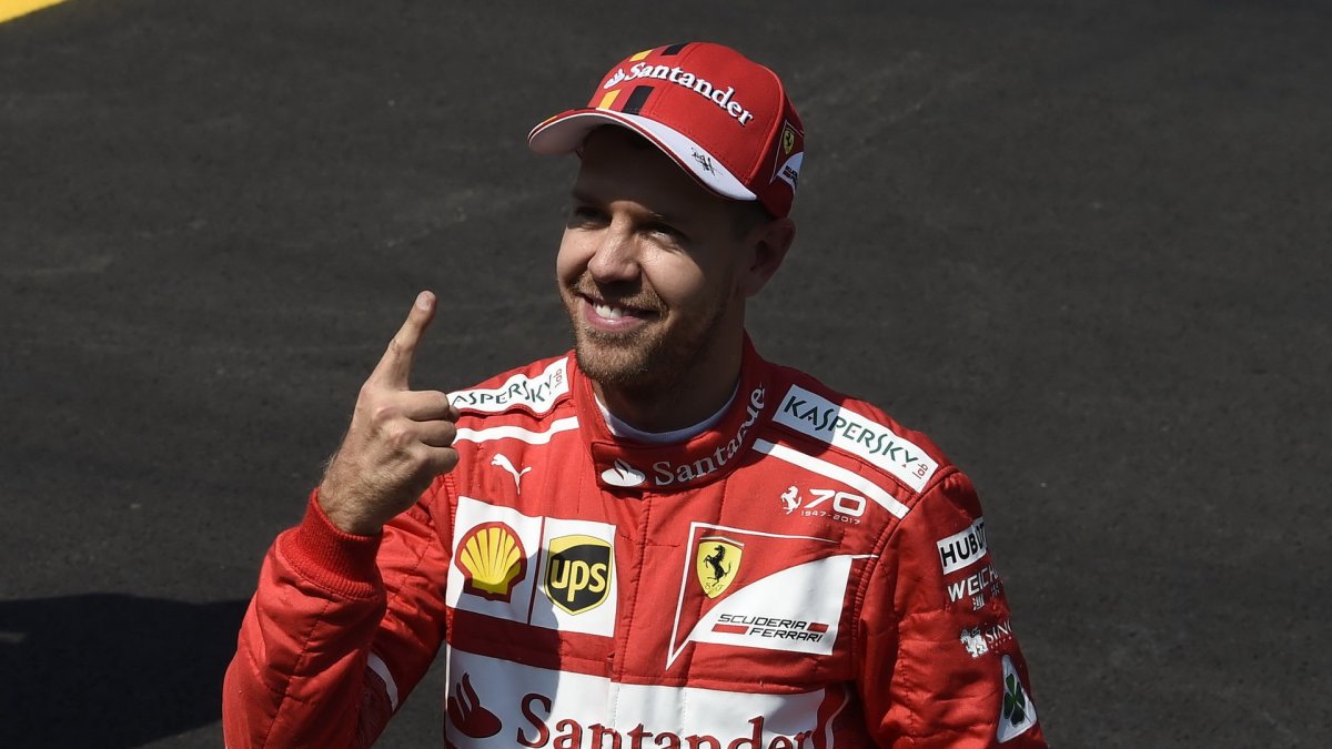 Sebastian Vettel po vítězné kvalifikaci v Mexiku