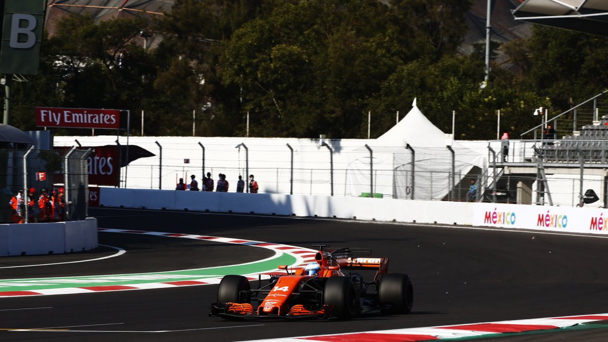 Fernando Alonso v kvalifikaci v Mexiku