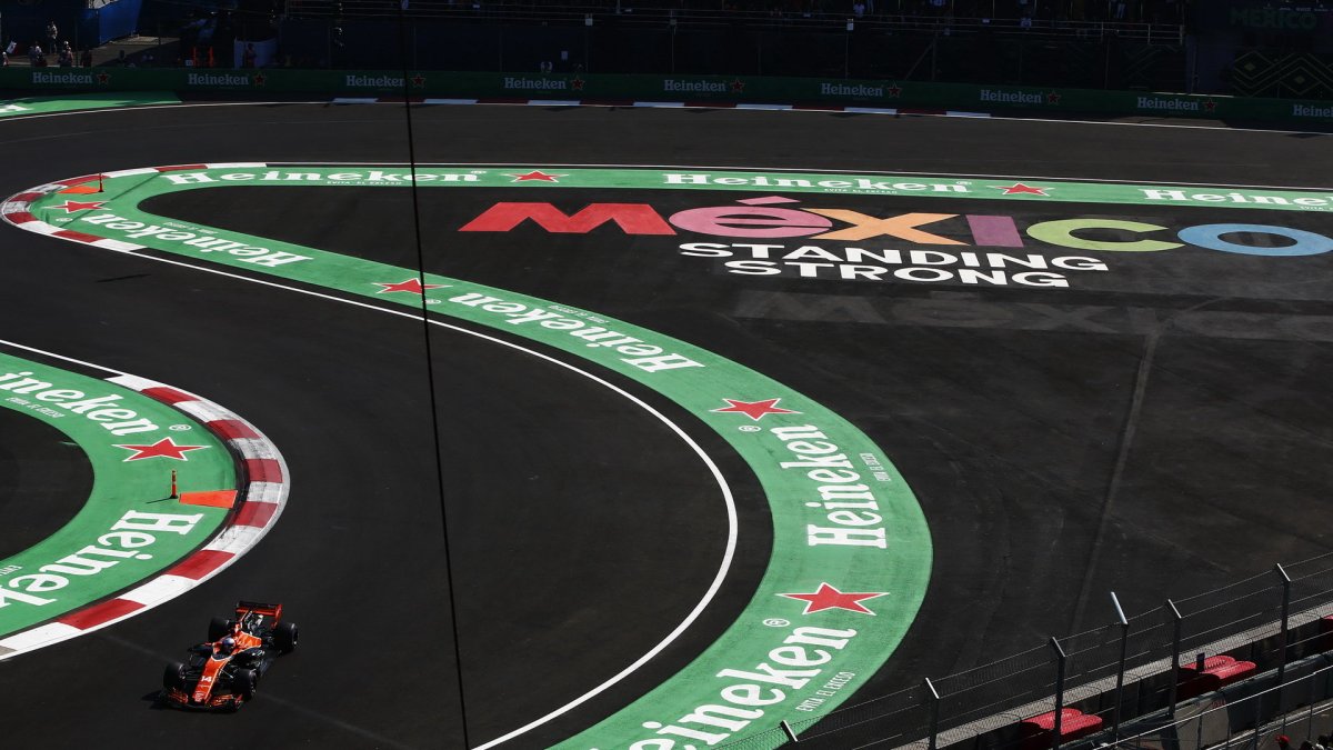 Fernando Alonso v kvalifikaci v Mexiku