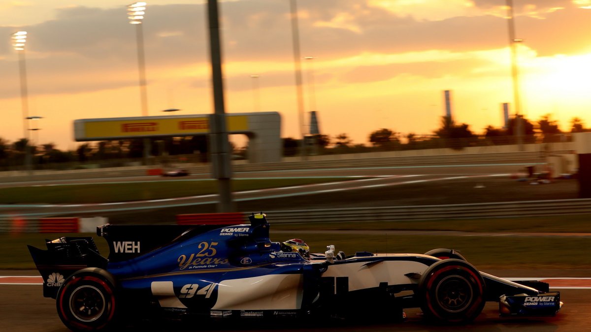 Pascal Wehrlein v závodě v Abú Zabí