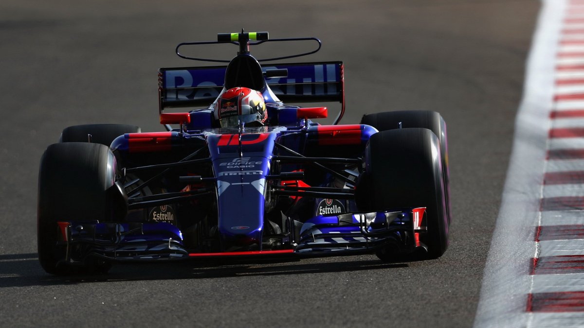 Pierre Gasly v kvalifikaci v Abú Zabí