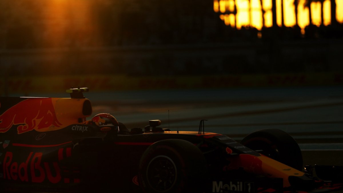 Max Verstappen v kvalifikaci v Abú Zabí