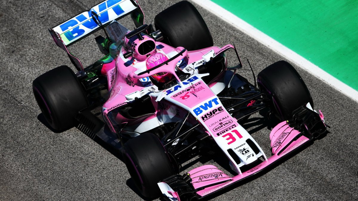 Esteban Ocon s Flow-vis v druhých předsezonních testech v Barceloně