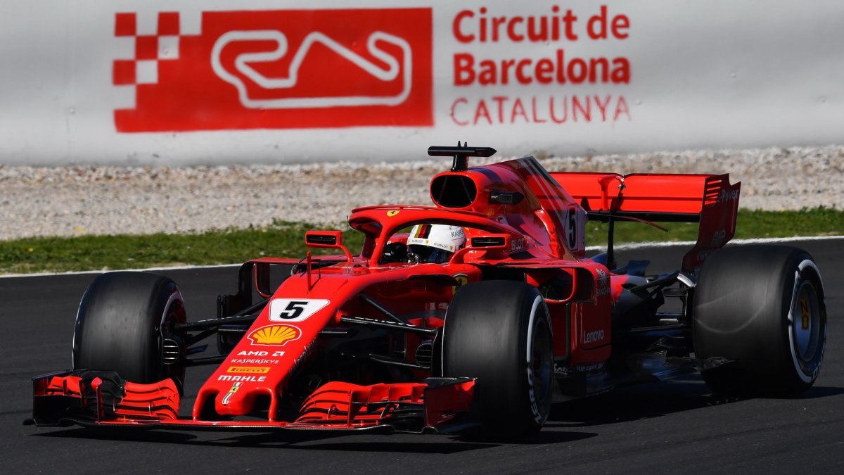 Sebastian Vettel v druhých předsezonních testech v Barceloně