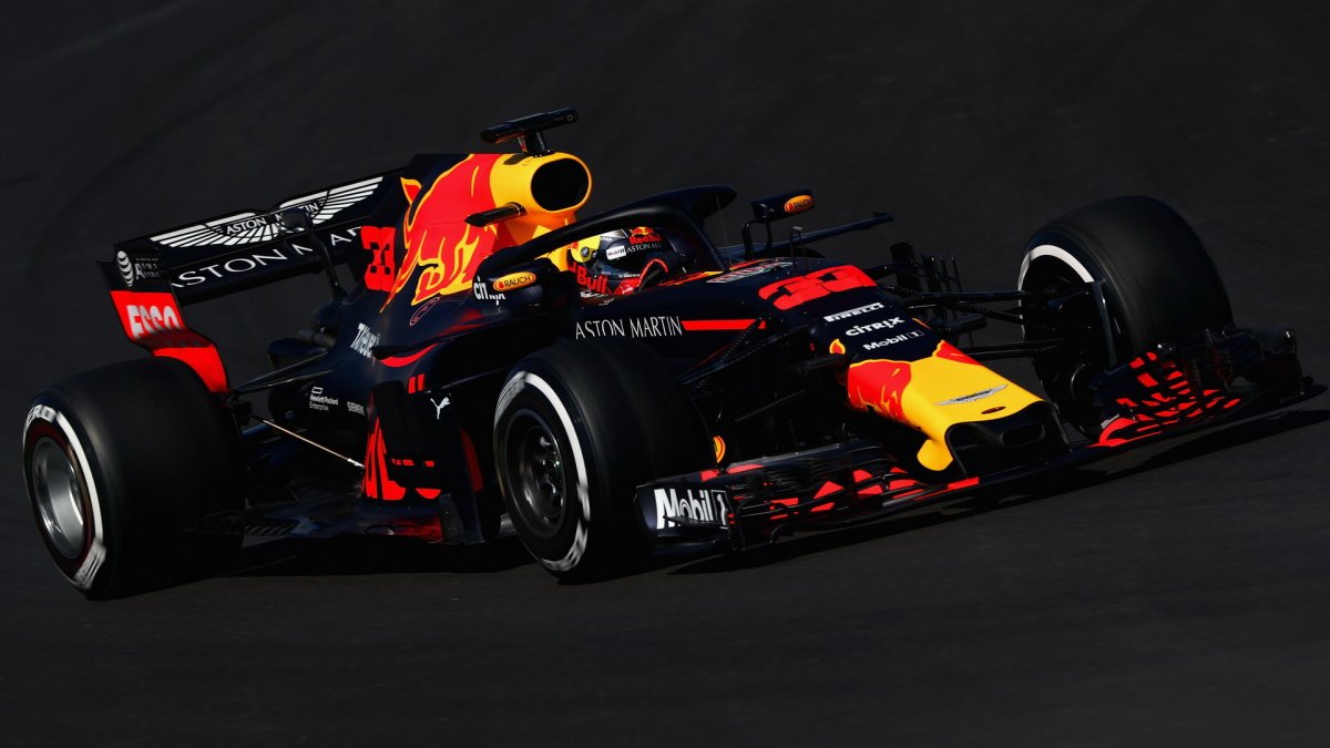 Max Verstappen v druhých předsezonních testech v Barceloně