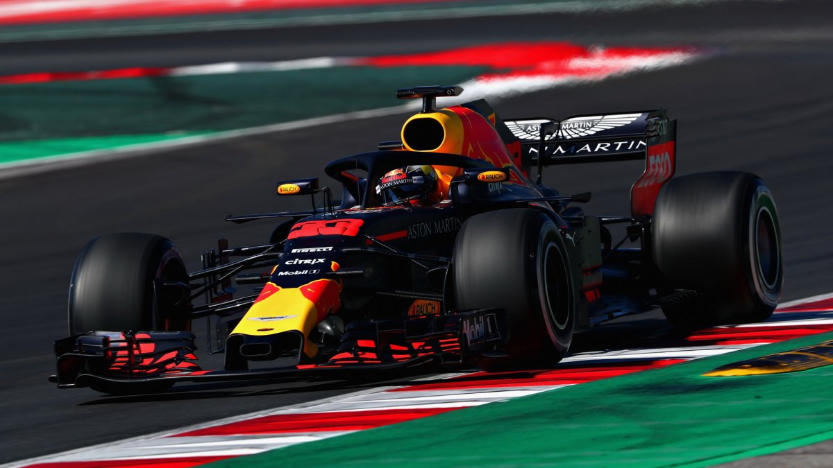 Max Verstappen v druhých předsezonních testech v Barceloně