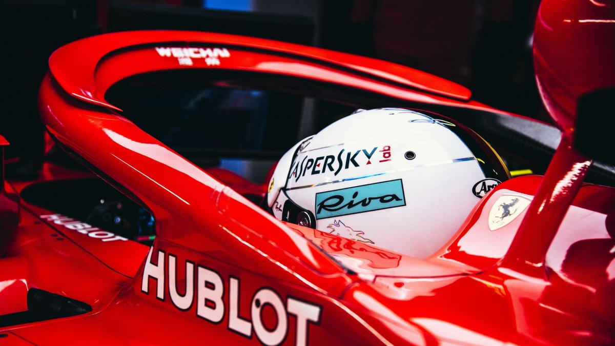 Sebastian Vettel v druhých předsezonních testech v Barceloně