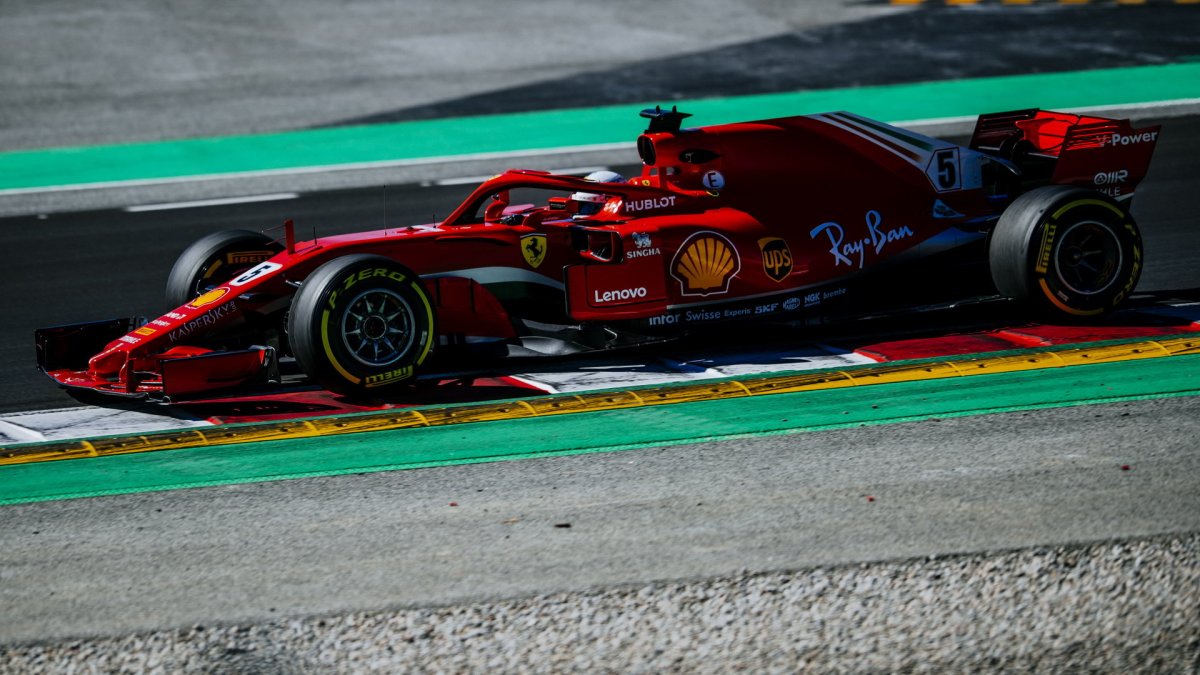 Sebastian Vettel v druhých předsezonních testech v Barceloně