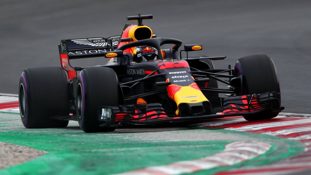 Max Verstappen v druhých předsezonních testech v Barceloně