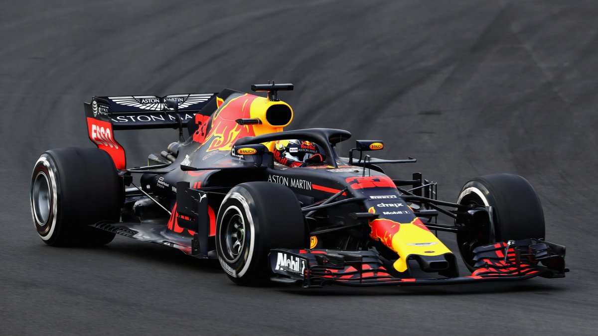 Max Verstappen v druhých předsezonních testech v Barceloně