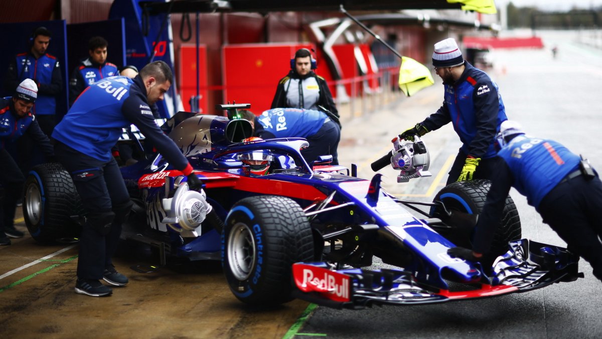 Pierre Gasly za nepohody při testech v Barceloně