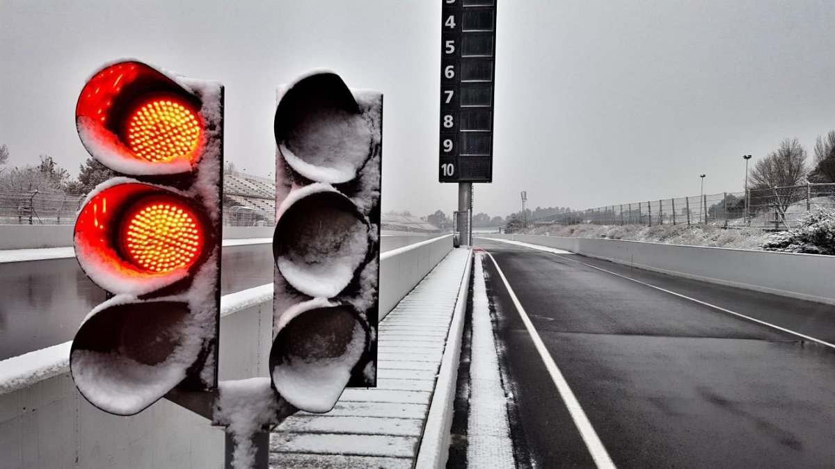 Sníh narušil předsezónní testy v Barceloně