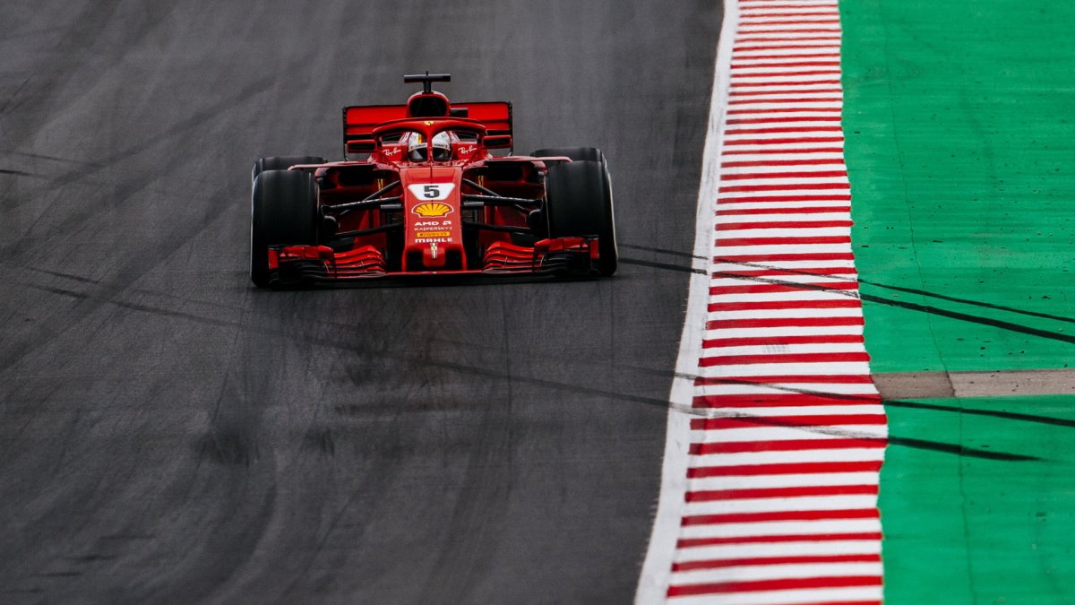 Sebastian Vettel při prvních předsezonních testech v Barceloně
