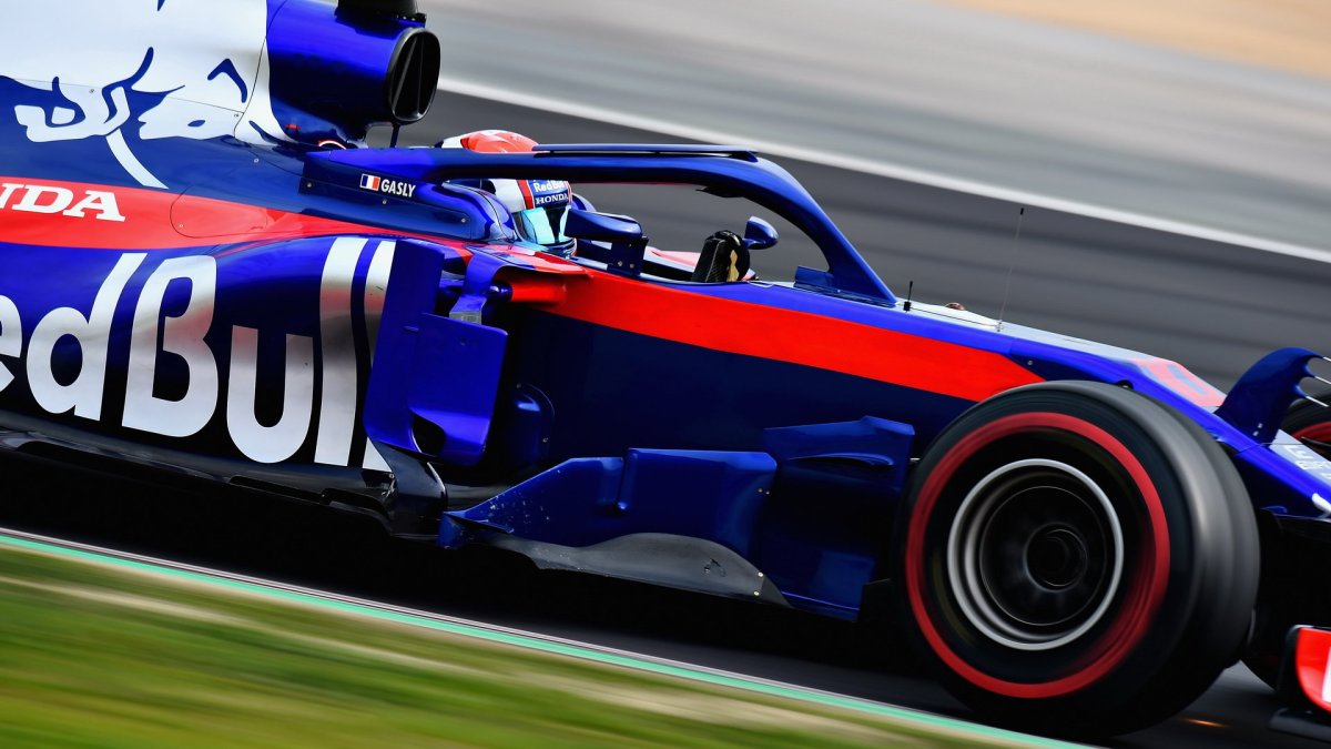 Pierre Gasly při prvních předsezonních testech v Barceloně