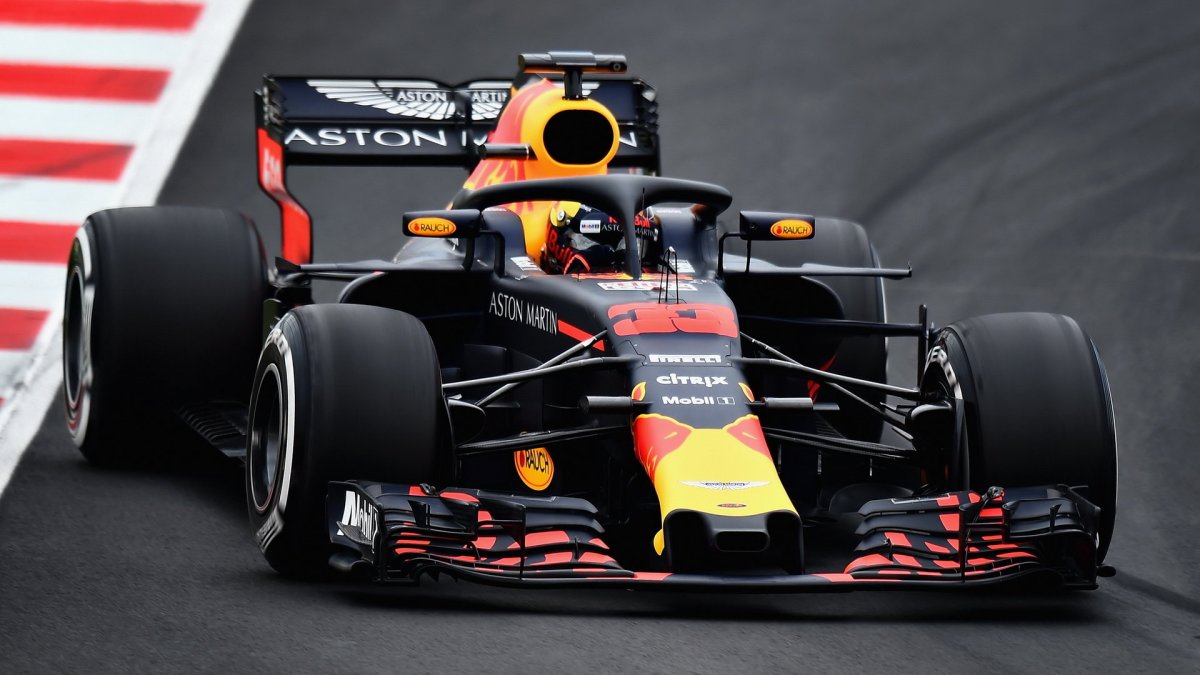 Max Verstappen při prvních předsezonních testech v Barceloně