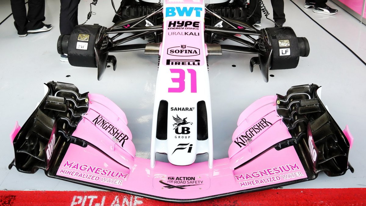 Přední křídlo vozu Force India VJM11 - Mercedes v Barceloně