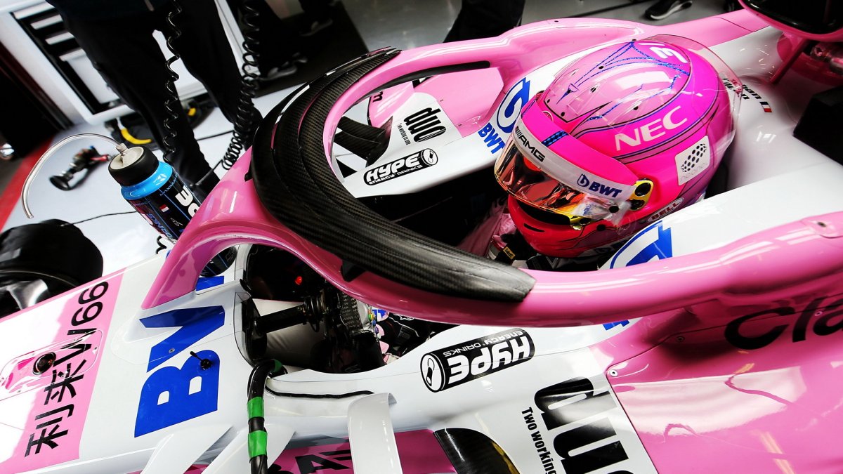 Esteban Ocon při prvních předsezonních testech v Barceloně