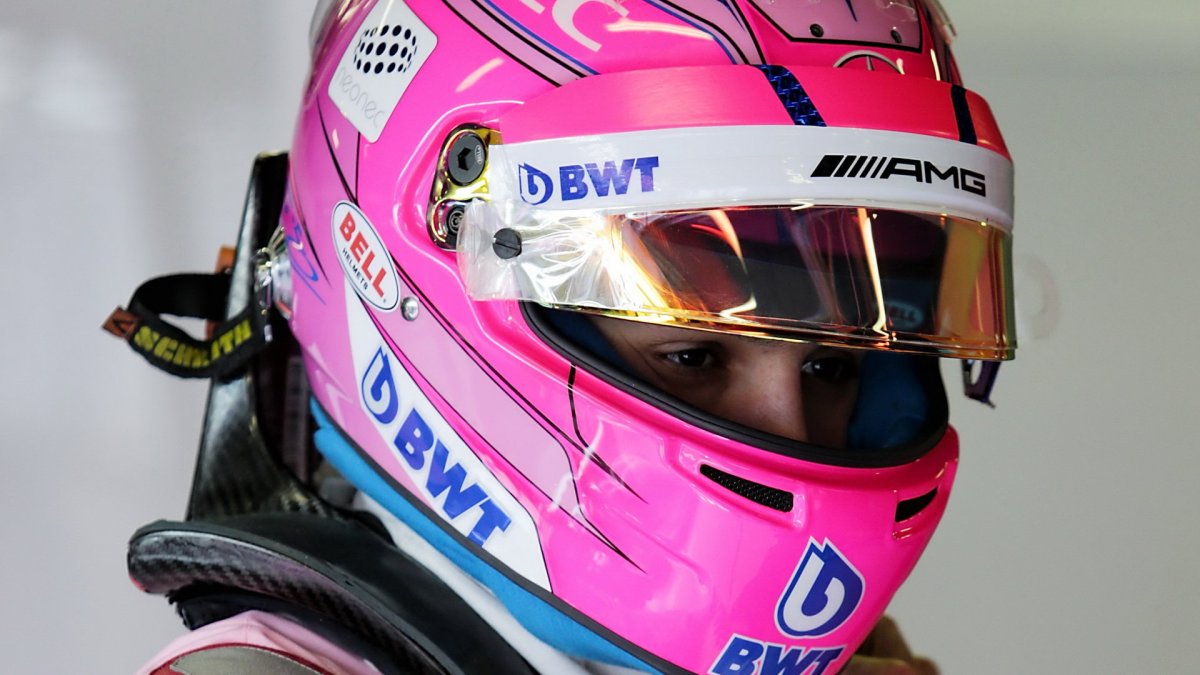 Esteban Ocon při prvních předsezonních testech v Barceloně