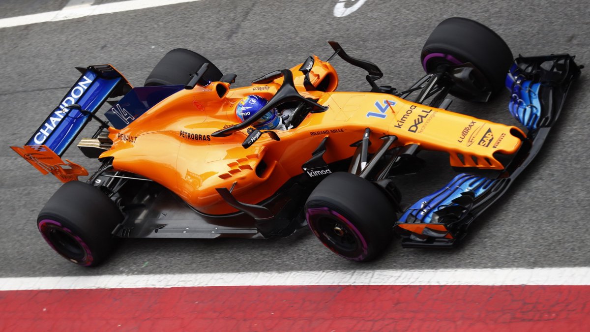 Fernando Alonso při prvních předsezonních testech v Barceloně