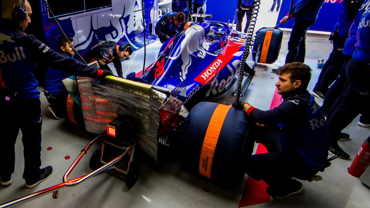 Brendon Hartley při prvních předsezonních testech v Barceloně